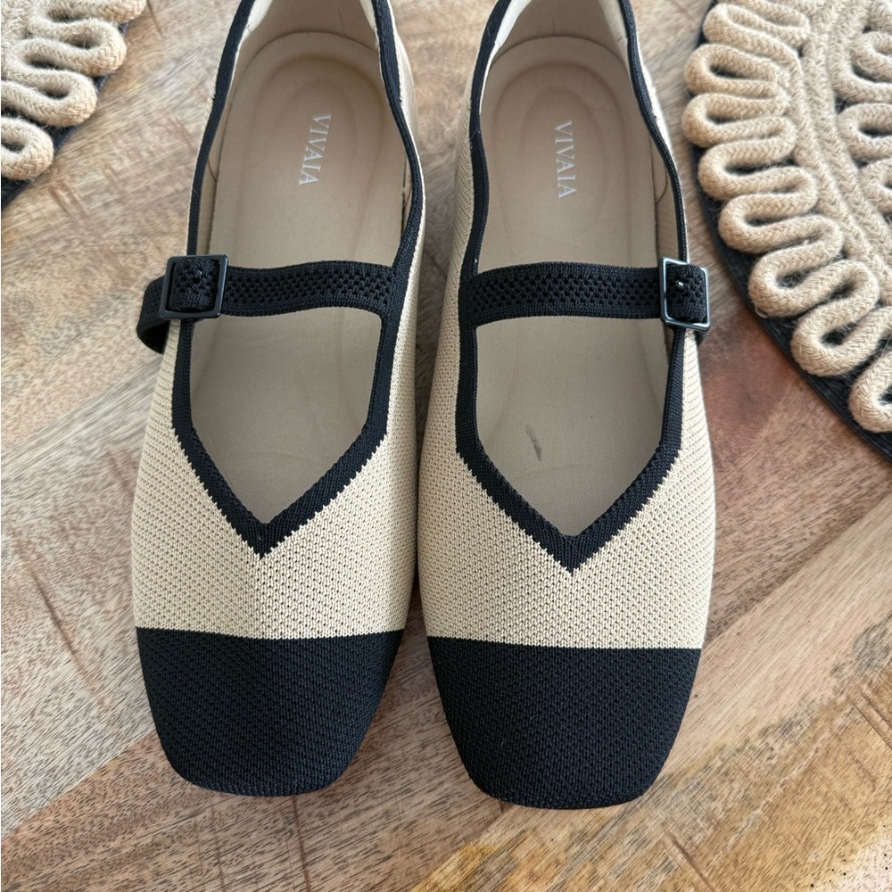 VIVAIA Two-Tone Mary Jane Flats in Beige and Black